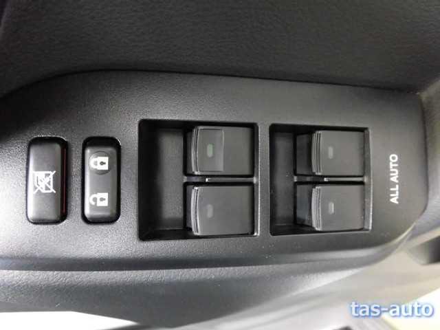 2011 Toyota Land Cruiser Prado CN 257371 Sub24