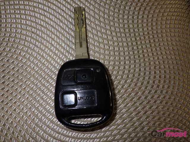 2003 Toyota Harrier CN 32599849 Sub18