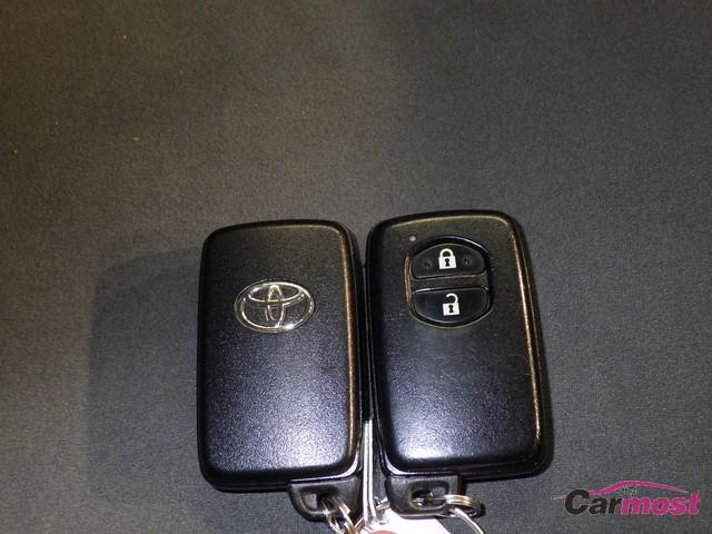 2012 Toyota Prius a CN 32634377 Sub20