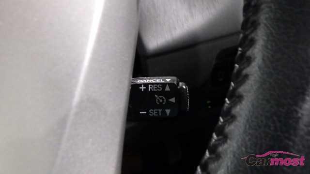 2011 Toyota PRIUS α CN E00-I11 Sub11