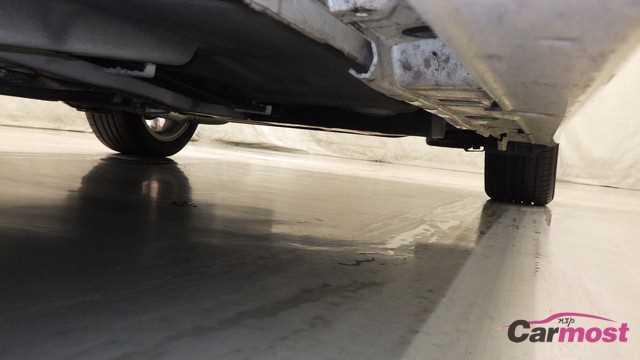 2011 Toyota PRIUS α CN E00-I11 Sub22