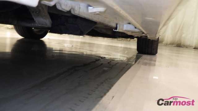 2011 Toyota PRIUS α CN E00-I11 Sub26