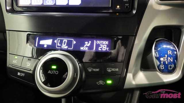 2012 Toyota PRIUS α CN E01-I26 Sub8
