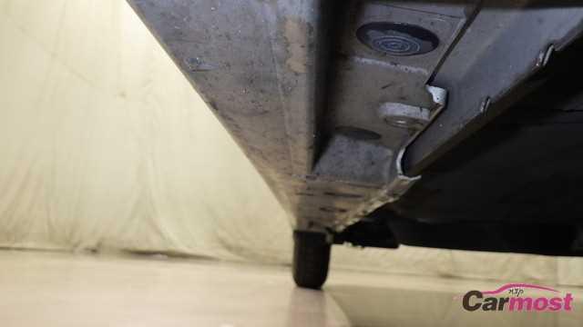 2018 Toyota PRIUS α CN E01-I32 Sub23