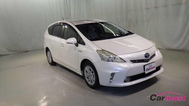 2013 Toyota PRIUS α CN E01-L78 (Reserved)