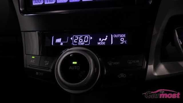 2013 Toyota PRIUS α CN E03-K20 Sub10