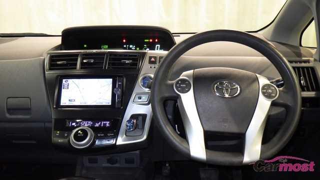 2013 Toyota PRIUS α E03-K20 Sub4