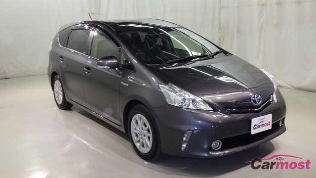 2013 Toyota PRIUS α CN E04-J62 (Reserved)