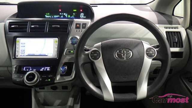 2012 Toyota PRIUS α CN E09-L67 Sub8