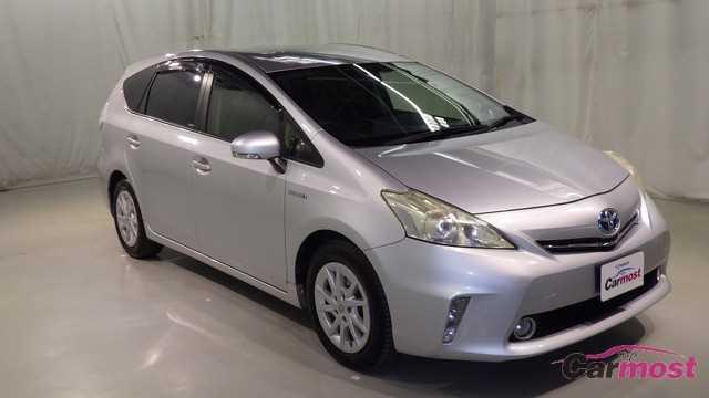 2013 Toyota PRIUS α CN E10-I33