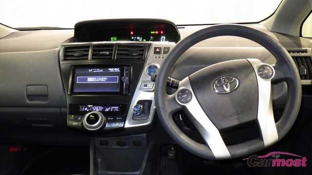 2013 Toyota PRIUS α CN E12-K16 Sub4