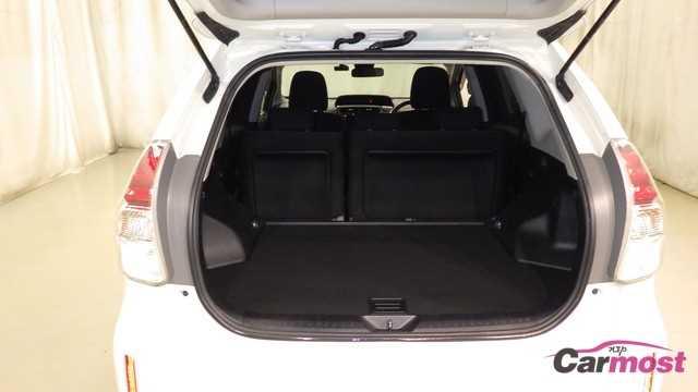 2018 Toyota PRIUS α CN E18-H57 Sub16