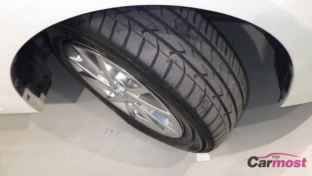 2018 Toyota PRIUS α CN E18-H57 Sub26