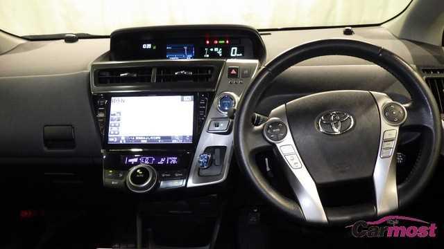 2018 Toyota PRIUS α CN E18-H57 Sub4