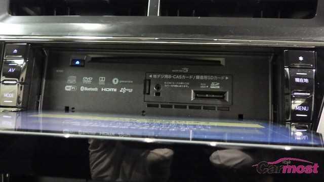 2018 Toyota PRIUS α CN E18-H57 Sub7
