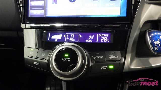 2018 Toyota PRIUS α CN E18-H57 Sub8