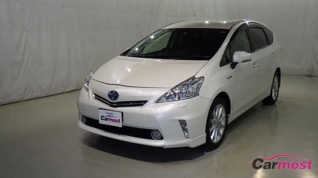 2013 Toyota PRIUS α CN E19-L56 