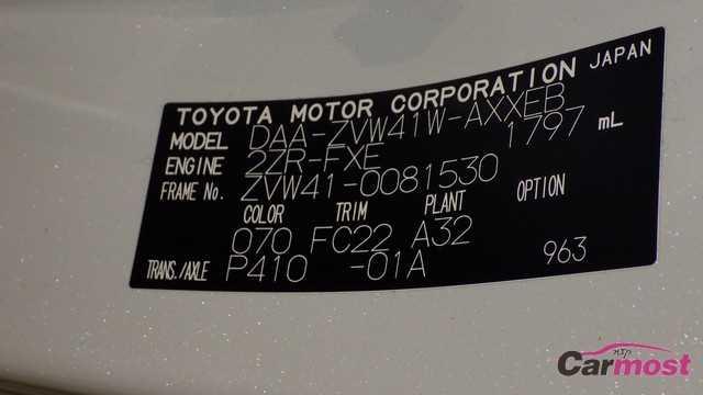 2019 Toyota PRIUS α E22-I06 Sub2