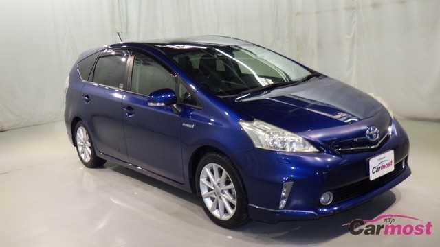 2013 Toyota PRIUS α CN F04-A36 (Reserved)