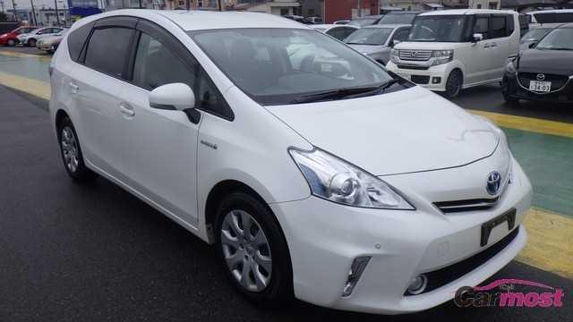 2013 Toyota PRIUS α CN F06-A71 (Reserved)