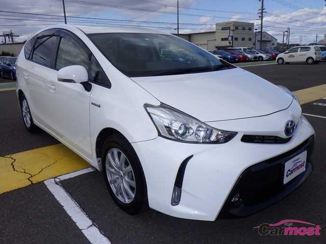 2017 Toyota PRIUS α CN F11-B35 