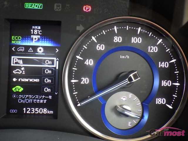 2015 Toyota Alphard Hybrid CN F11-D81 Sub9