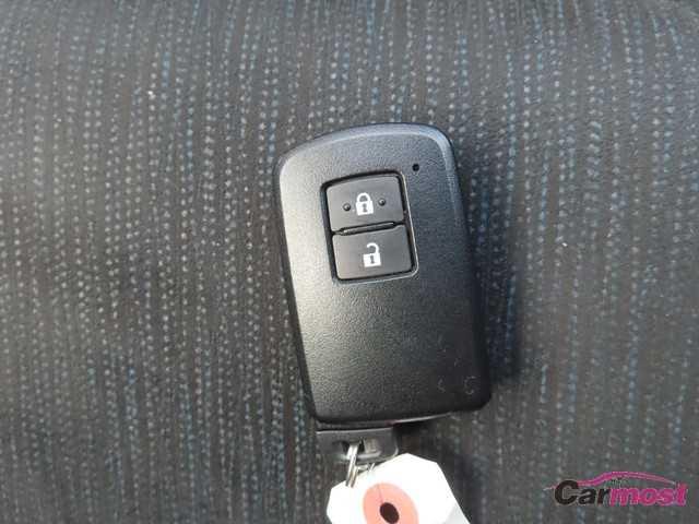 2021 Toyota PRIUS α CN G03-D01 Sub12