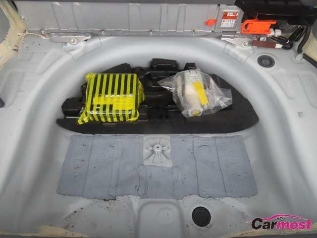 2012 Toyota PRIUS α CN G05-E50 Sub23