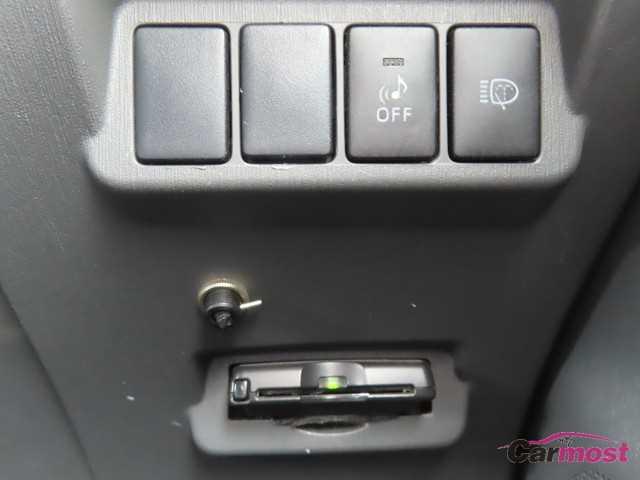 2014 Toyota PRIUS α CN G07-D92 Sub13