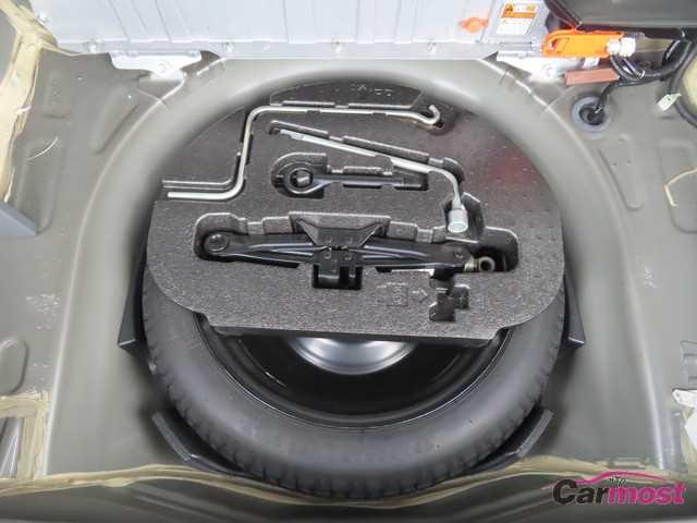 2014 Toyota PRIUS α CN G07-D92 Sub21