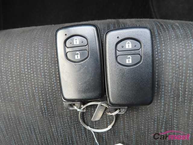 2016 Toyota PRIUS α CN G11-C78 Sub14