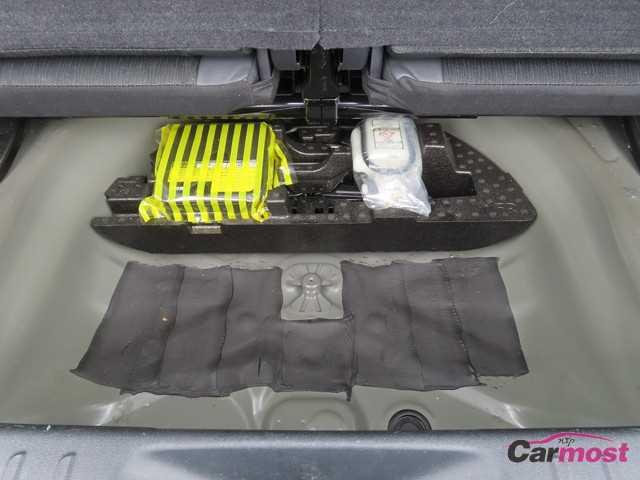 2016 Toyota PRIUS α CN G11-C78 Sub23