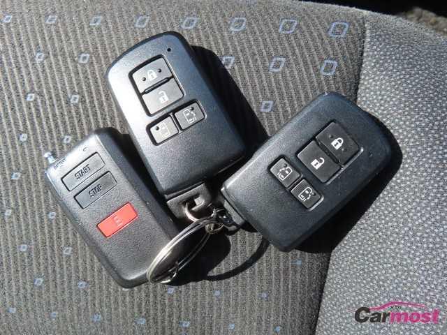 2014 Toyota Voxy CN G14-C83 Sub16