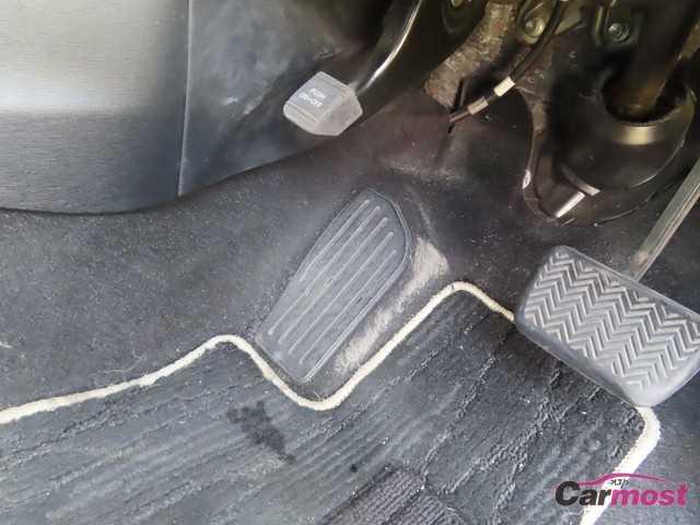 2018 Toyota PRIUS α CN G16-D74 Sub19