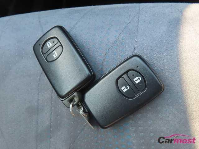 2014 Toyota PRIUS α CN G17-C81 Sub13