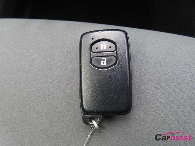 2014 Toyota PRIUS α CN G28-D04 Sub15