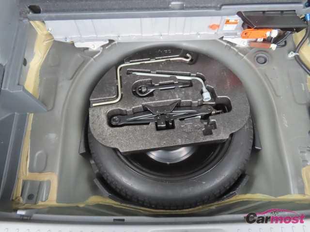 2014 Toyota PRIUS α CN G28-D04 Sub23