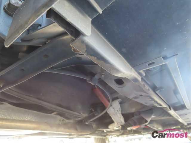 2011 Toyota PRIUS α CN G32-C94 Sub25