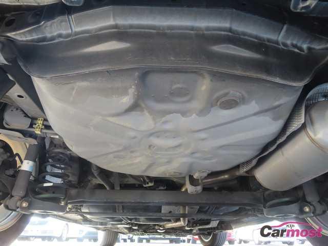 2011 Toyota PRIUS α CN G32-C94 Sub28