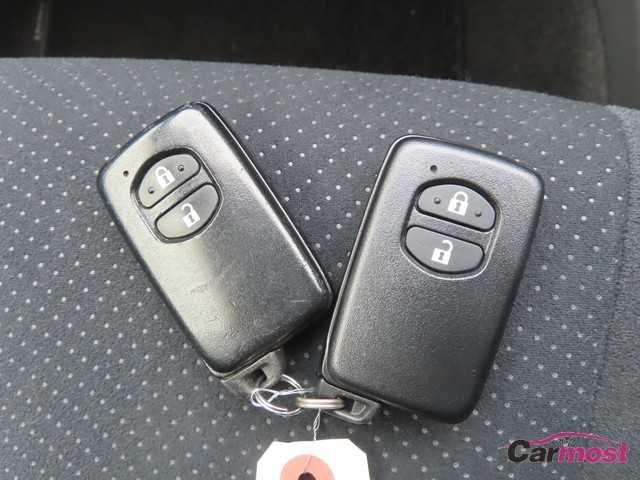 2013 Toyota PRIUS α CN G34-C91 Sub16