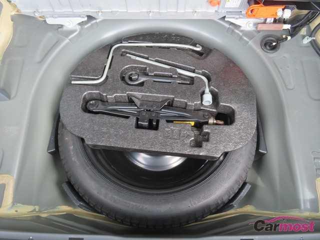 2013 Toyota PRIUS α CN G34-C91 Sub23